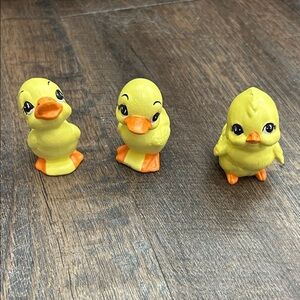 Set of 3 Duck Figurines VTG EASTER Hand Painted Ceramic Anthropomorphic Duckling